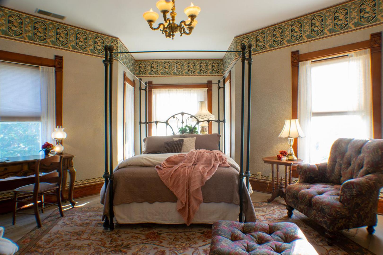 The Nauvoo Grand Bed & Breakfast Екстер'єр фото
